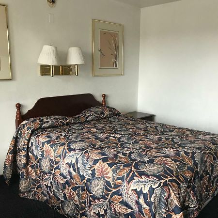 American Budget Inn And Suites-Modesto Buitenkant foto
