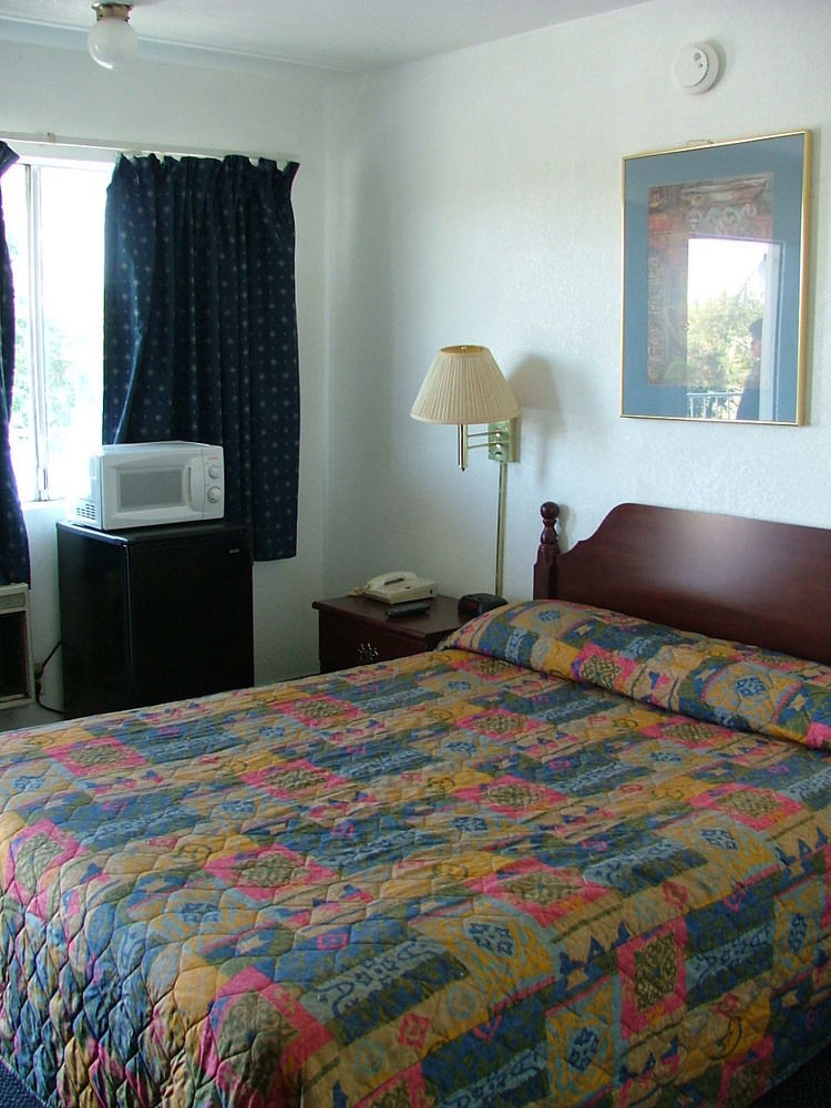 American Budget Inn And Suites-Modesto Buitenkant foto